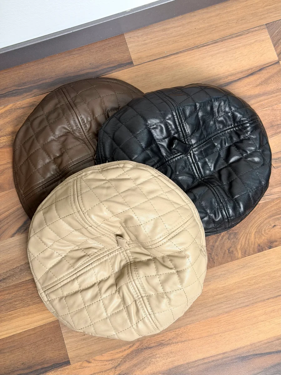 Basco in ecopelle- 3 colori - immagine 3