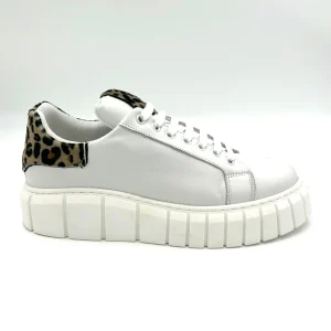 Made in italy Sneakers in Vera Pelle con Dettagli Leopardati – Stile e Artigianalità