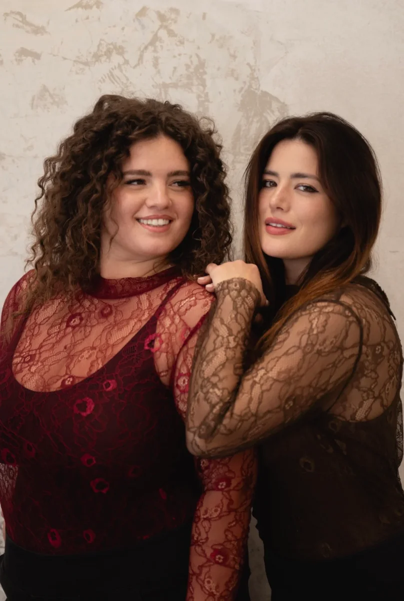 Maglia in pizzo trasparente - immagine 5