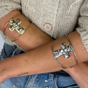 Bracciale rigido maxi croce