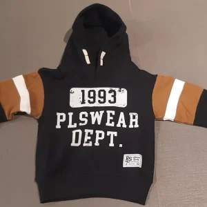 Felpa Please nera con cappuccio stampe sul davanti e manica a righe nera marrone e bianca