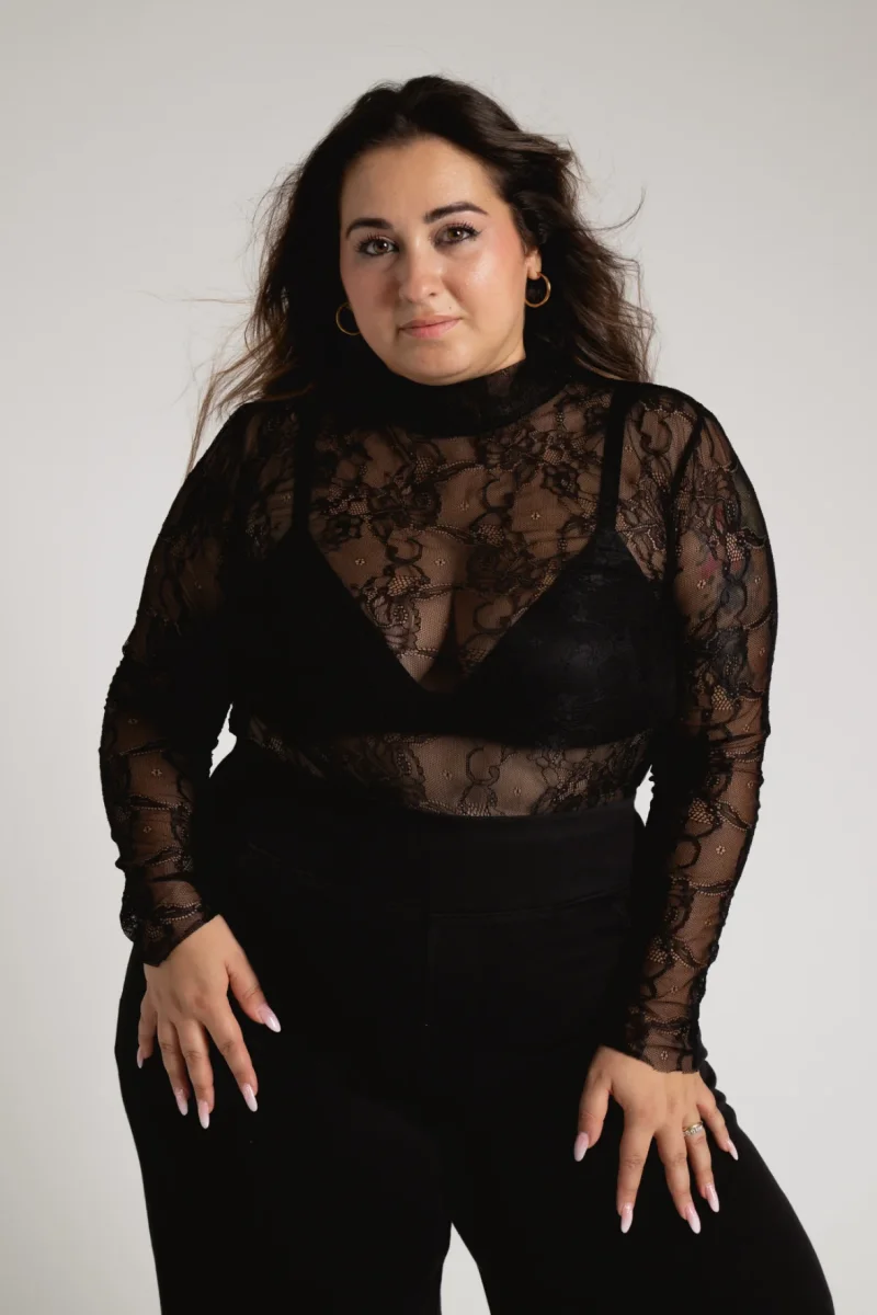 Maglia in pizzo trasparente - immagine 3