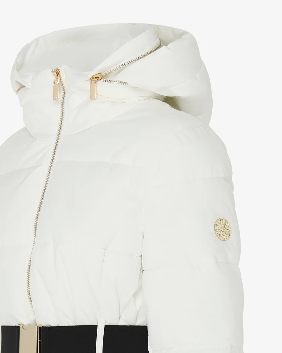 Piumino corto con collo alto e cintura - immagine 6