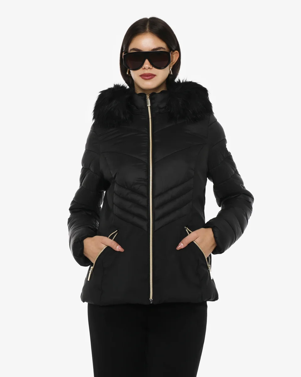 Piumino con cappuccio in ecopelliccia - immagine 5