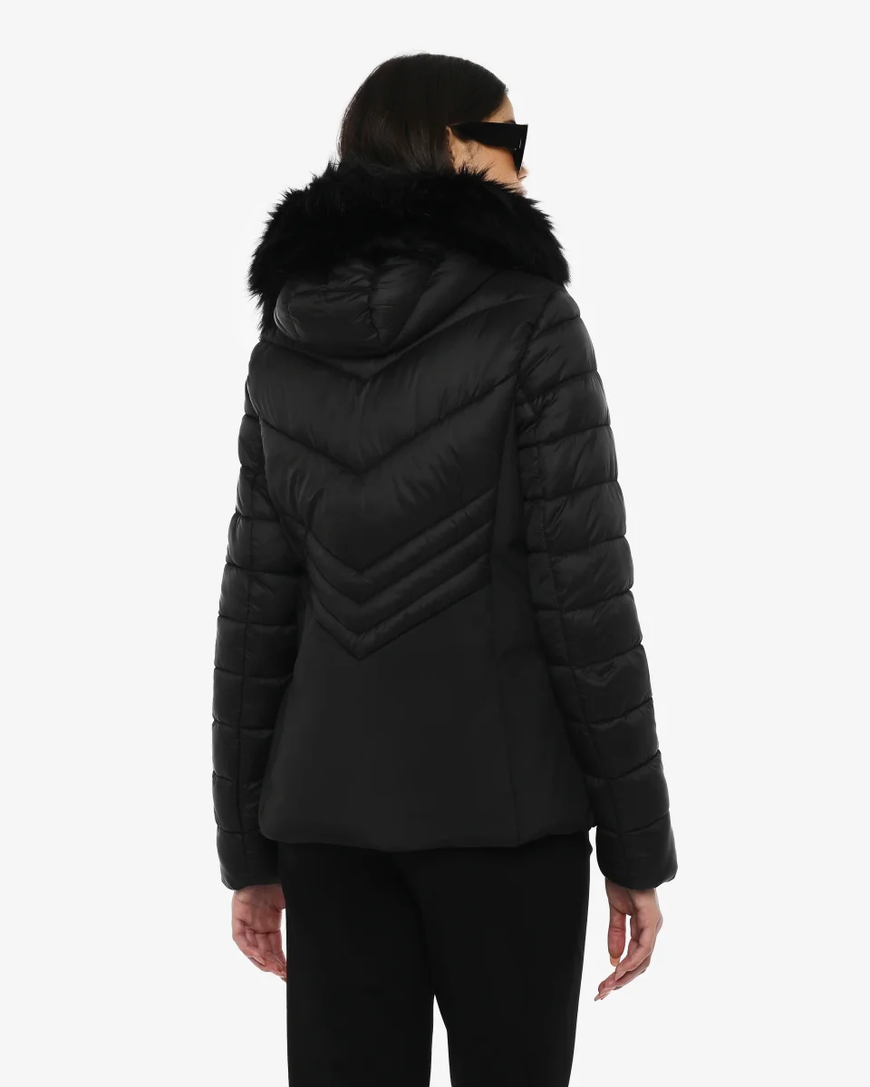 Piumino con cappuccio in ecopelliccia - immagine 6