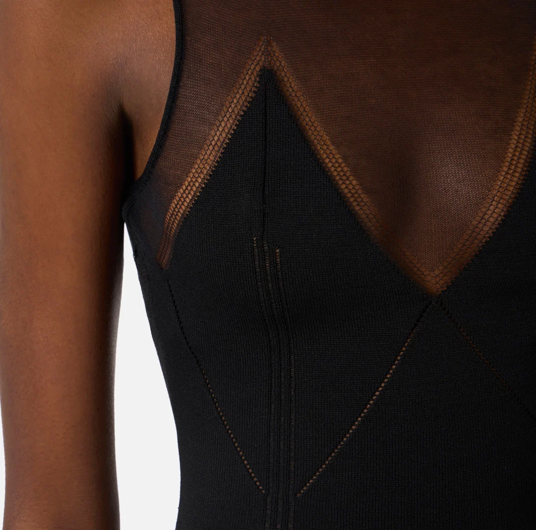 Abito in maglia con trasparenze - immagine 4