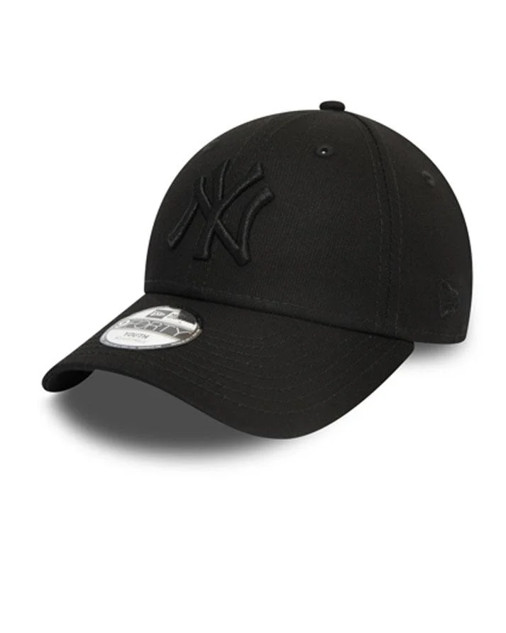 90FORTY Essential Nero New York Yankees