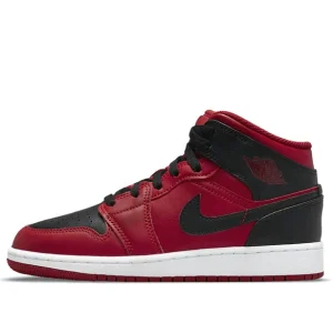 Air Jordan 1 Mid Reverse Bred